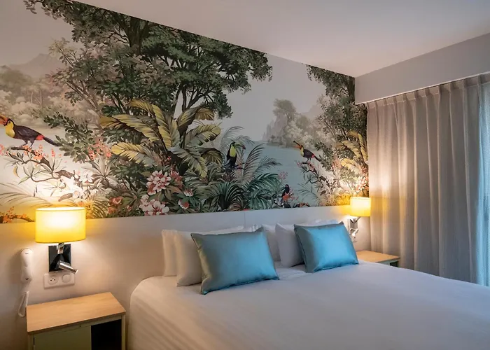 Residence Hoteliere Chambord Au Coeur De Menton - Entierement Renovee